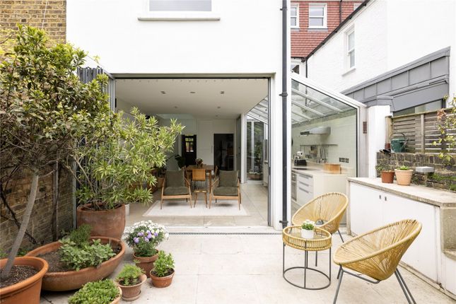 24, Wallingford Avenue, London photo 2