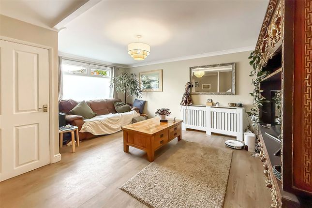 98, Greenfields, West Sussex photo 2