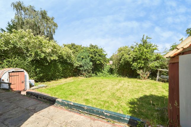 63, Hollin Park Road, LEEDS photo 4
