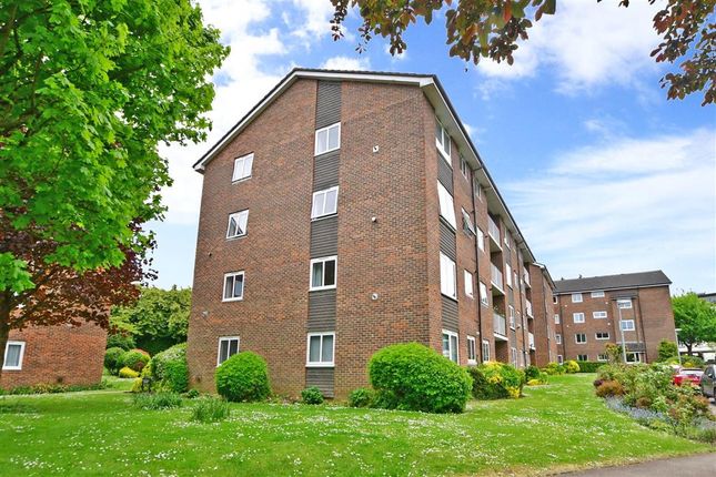 3 bed flat for sale in Somers Close, Reigate, Surrey RH2