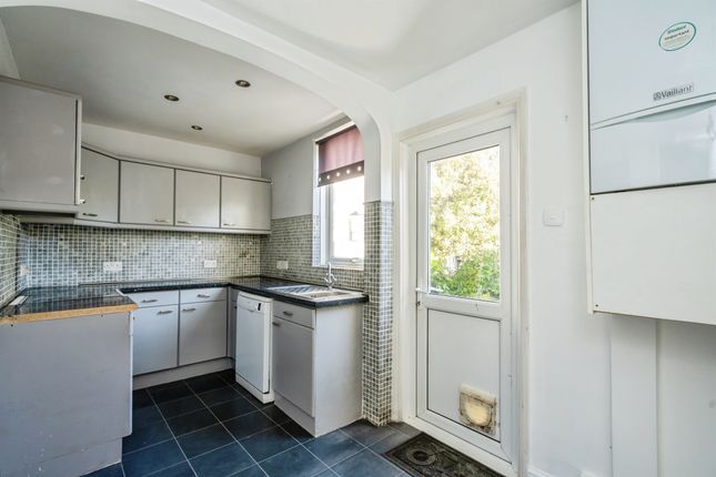 19, Chalcraft Lane, Bognor Regis photo 3