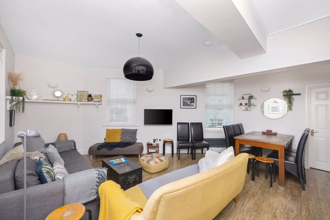 End terrace house for sale in Queens Park Road, Hanover, Brighton