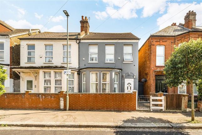 3-bed house on 10, Yew Grove, London, £600,000