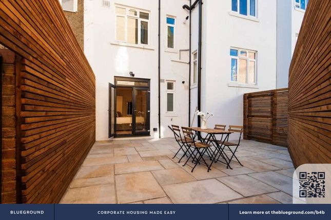 Clarendon Road, Clarendon Road, London photo 5