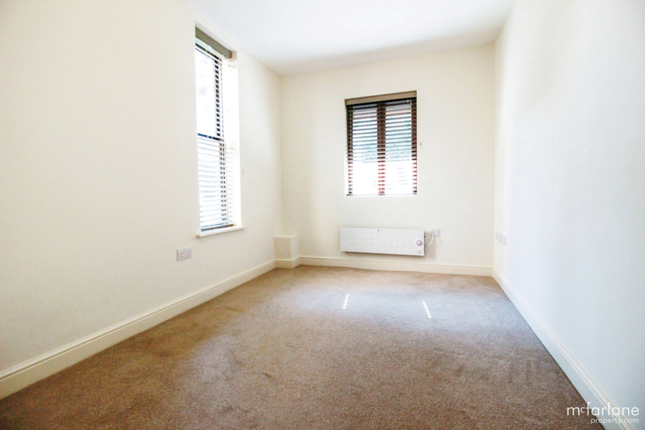 Flat to rent in Little London Court, Old Town, Swindon