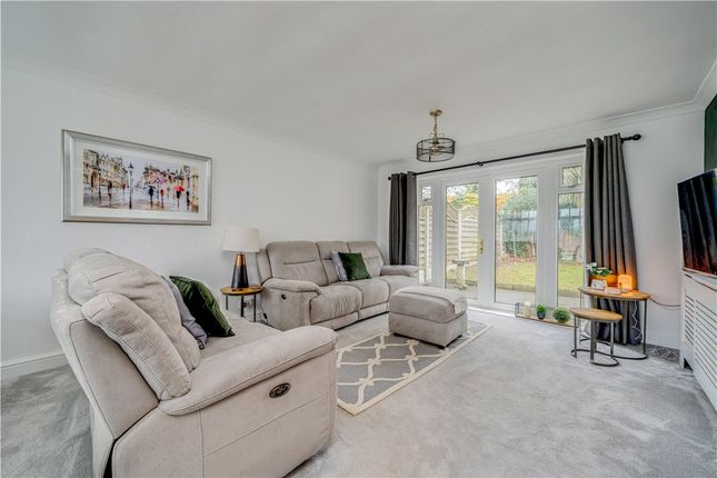 12, Greystones Close, Leeds photo 2