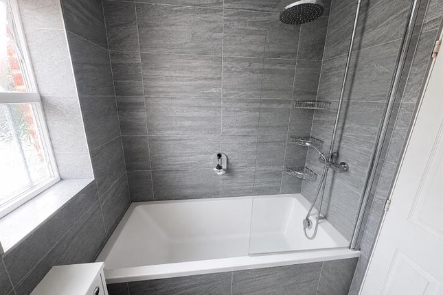 11, Brock Close, Camberley photo 3
