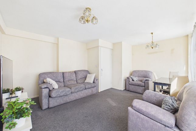 31 Elgar Gardens, Nottingham photo 2