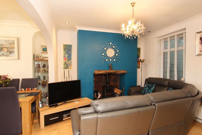 18, Llest Terrace, Llantwit Fardre photo 3