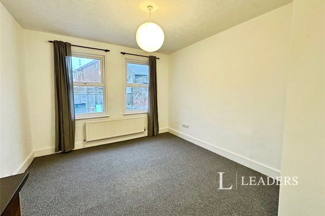 Flat 3, 28 Cavendish Place, Eastbourne photo 4