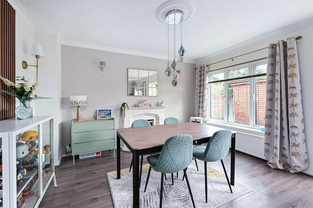 25, Ash Lodge Drive, Ash photo 3
