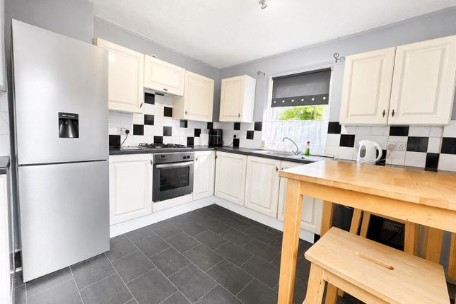59, Rosebank Drive, Glasgow photo 4