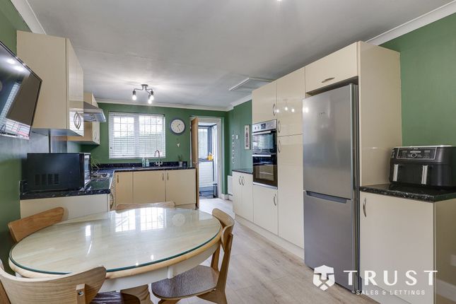 41 Millstone Rise, Liversedge photo 3