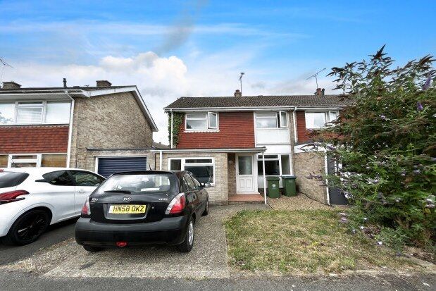 End terrace house to rent in Beacon Way, Southampton