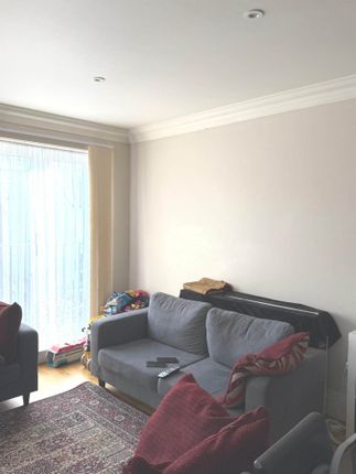 21, Reet Gardens, Slough photo 4