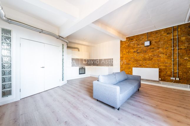 Flat 63 Springfield House, Tyssen Street, Dalston photo 4