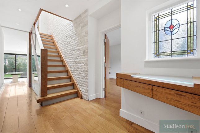5, Woodland Way, Woodford Green photo 2