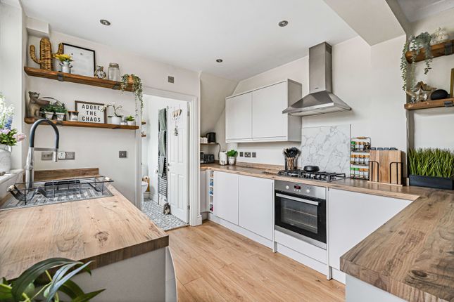 1, Penton Avenue, Surrey photo 4