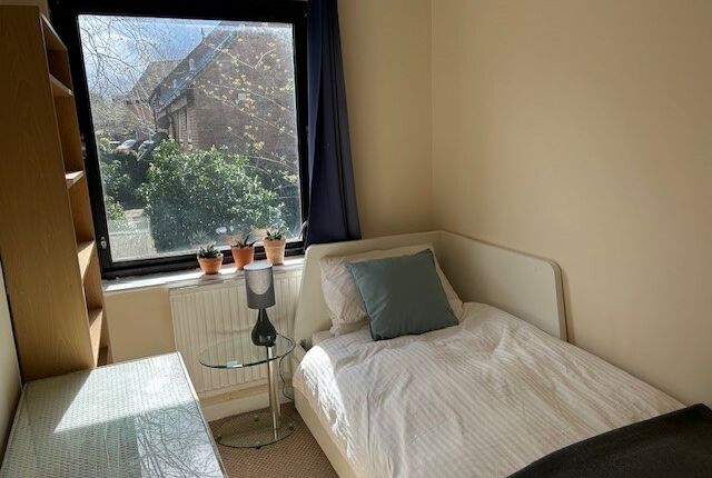 Thumbnail Shared accommodation to rent in Sheepway Court, Iffley, Oxford