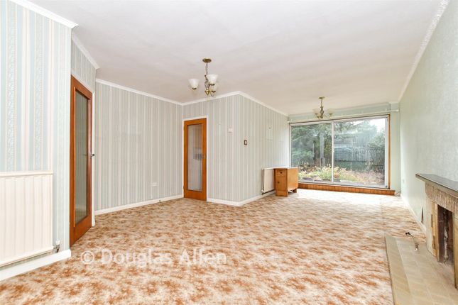 15, Burne Avenue, Wickford photo 3