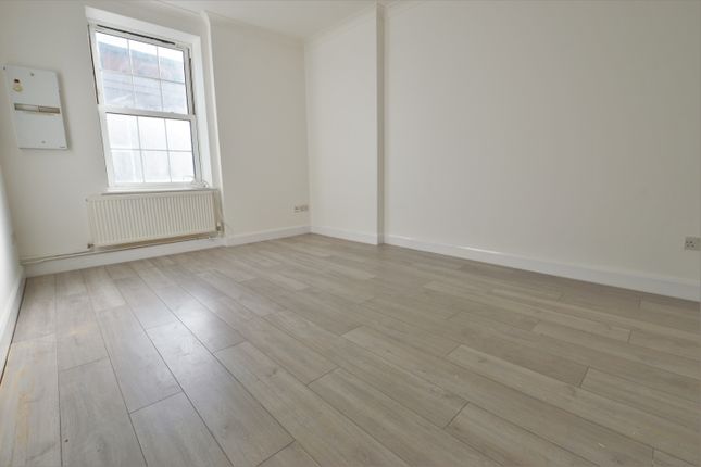 Flat 3, 299, High Street, Slough photo 3