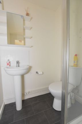 Flat to rent in Lapwing Close, Bicester