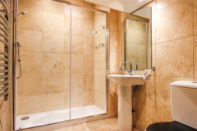 4A,, Boroughgate, West Yorkshire photo 4