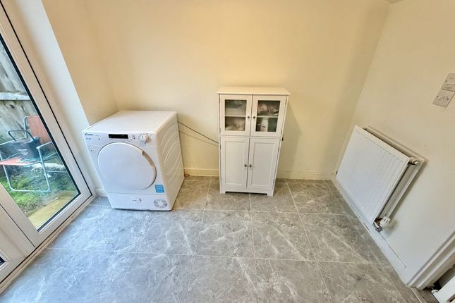 34, Kingfisher Drive, Yeovil photo 4