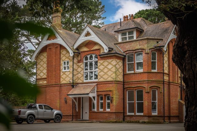 Thumbnail Flat to rent in West Cliff Road, Westbourne, Bournemouth