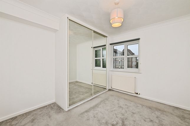 Flat 10, Hyde Court, Parkside, WALTHAM CROSS photo 2