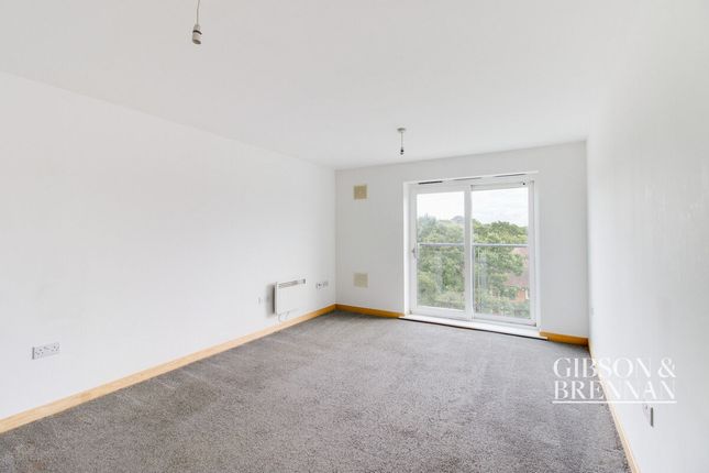 Thumbnail Flat for sale in Cherrydown East, Basildon