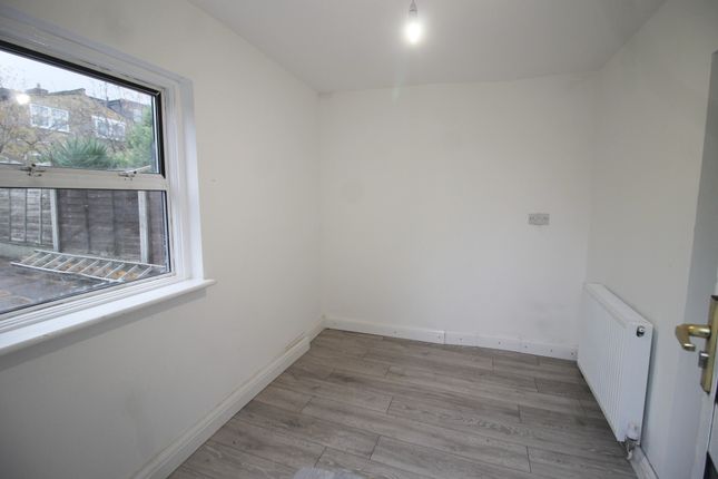 Terraced house to rent in Durrington Road, Hackney, London
