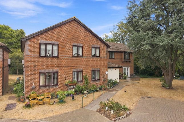 1-bed flat on 35,The Doultons, Octavia Way, Staines-upon-thames, £70,000