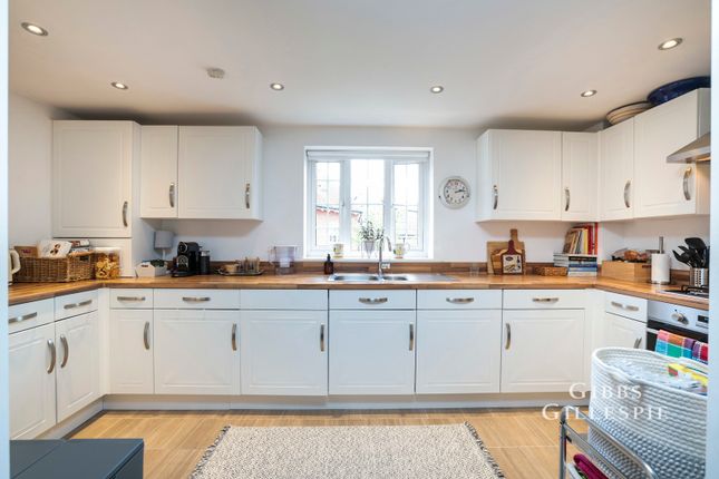 Flat 5, Hibbert Court, Grange Road, Gerrards Cross photo 2