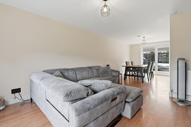 231, Muirfield Drive, Glenrothes photo 4