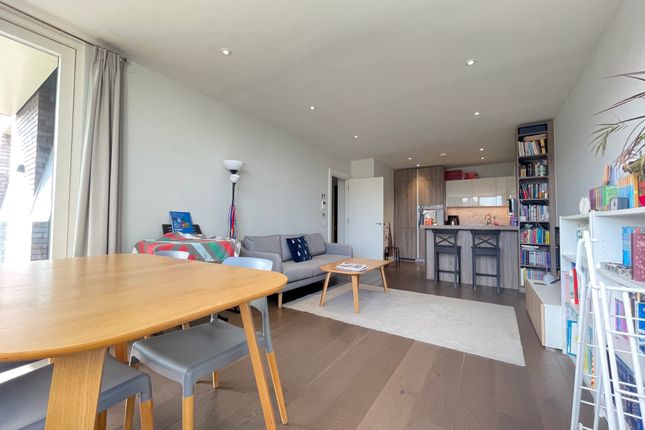294 Hamond Court, Queenshurst Square, Kingston upon Thames photo 2