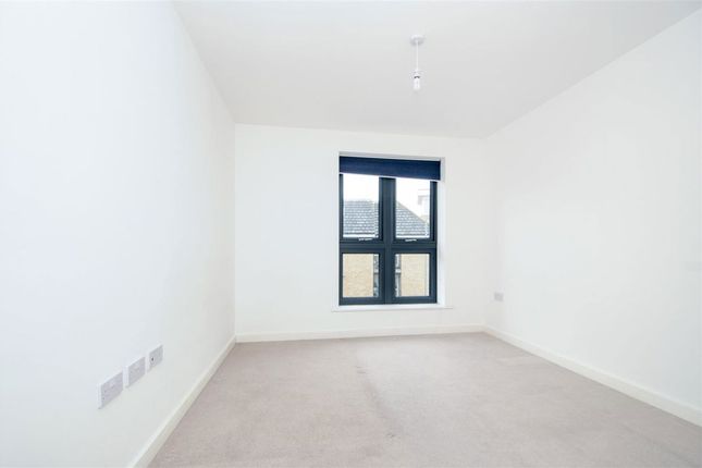 Flat 20, Elite House, 101, Broadwater Road, London photo 4