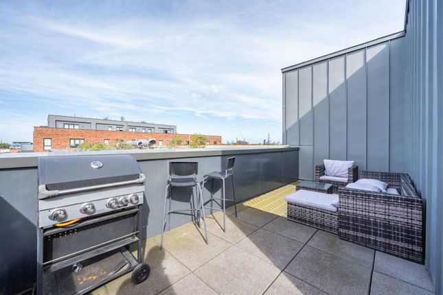 Thumbnail Flat for sale in Carlton Grove, Peckham, London