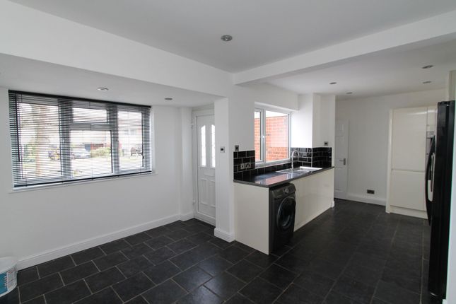 56 Travellers Lane, Hatfield photo 5