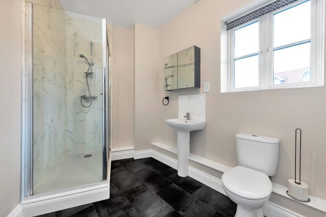 52 Clover Way, Royston photo 4