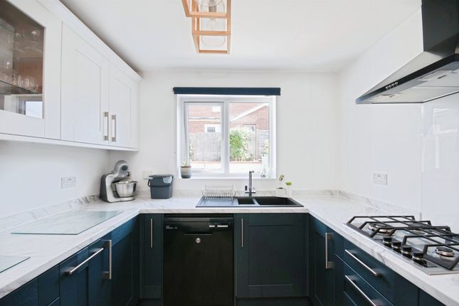 4, Rydal Way, Eastbourne photo 2