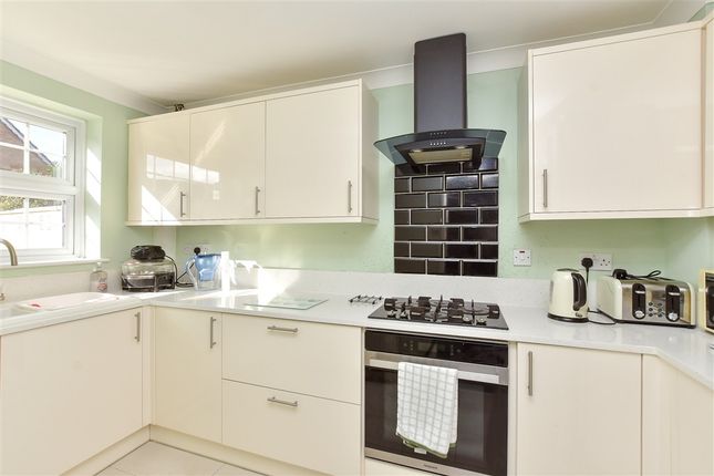 Yeates Drive Kemsley, Sittingbourne photo 2