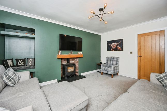 32, Holt Crescent, Wigan photo 2