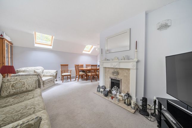 13, Foxwood Grove, Orpington photo 2