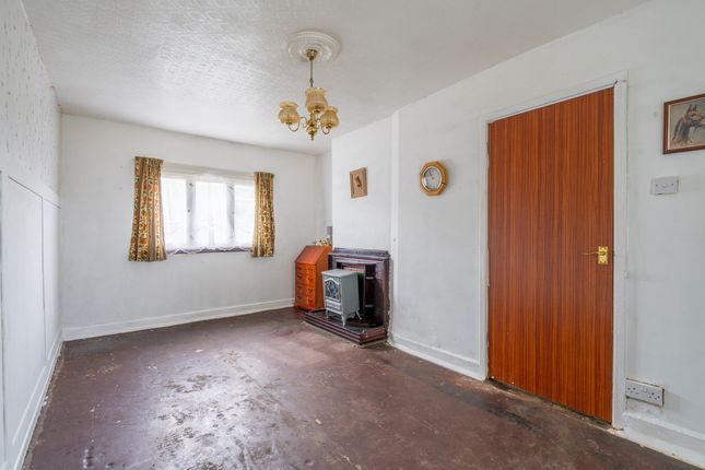 11, Heath Close, Worcester photo 3