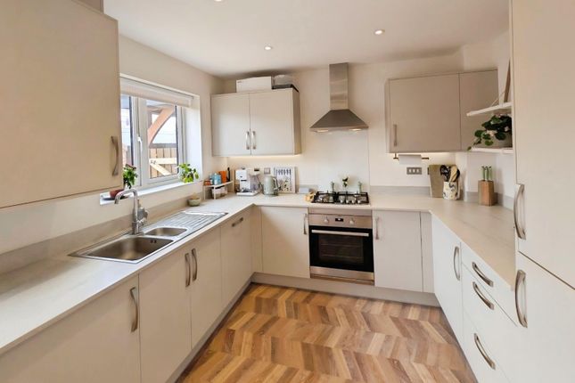 9, Mountbatten Way, Bristol photo 3