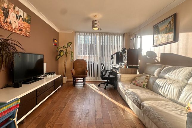 Buddleia House, Tilley Road, Feltham photo 3