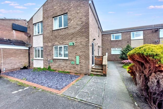 2-bed flat on 28B, Crumstone, Seahouses, £150,000