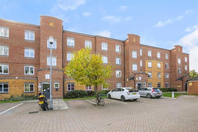 Thumbnail Flat to rent in Otter Close, Stratford, London