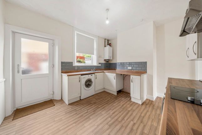 14, Firth Street, Brighouse photo 4